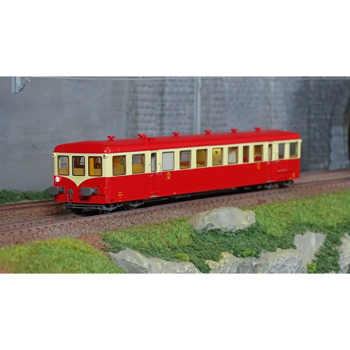 Ree Modeles VB444 Railcar Trailer XR-7487, Red-Cream with red roof,...