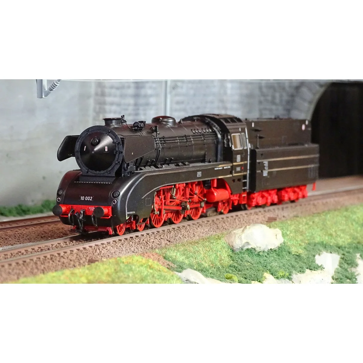 Roco 70191 Steam Locomotive 10 002, DB, pulsed smoke, digital sound...