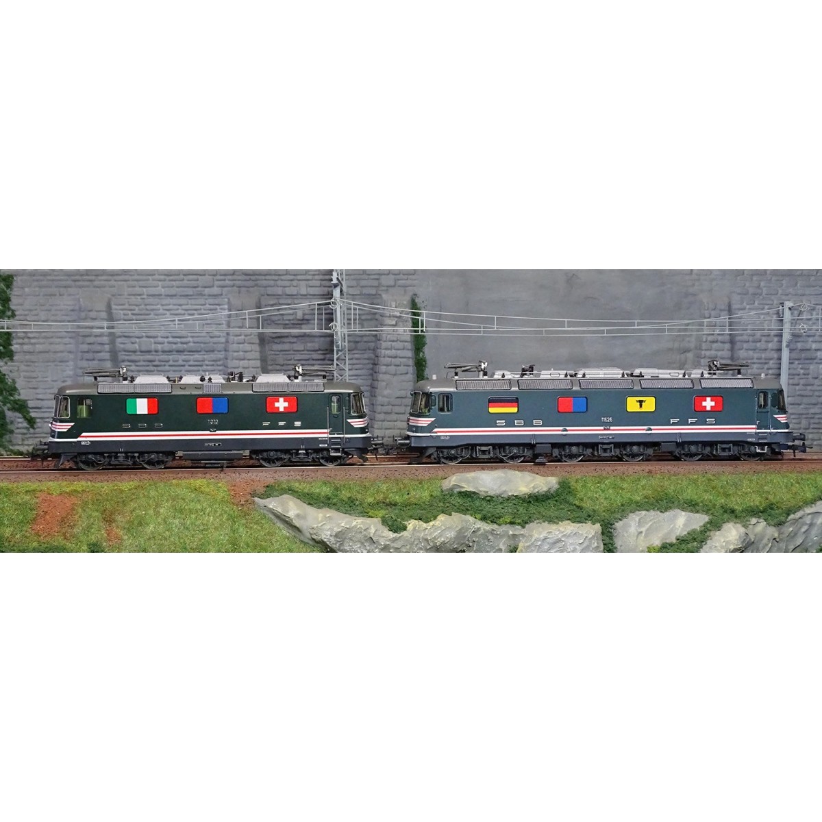 Roco 71415 Set of 2 Re 10/10 electric double-traction locomotives, ...