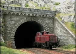 Busch 7023 2-lane tunnel entrance with retaining wall