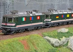 Roco 71414 Set of 2 Re 10/10 Double Traction Electric Locomotives, SBB