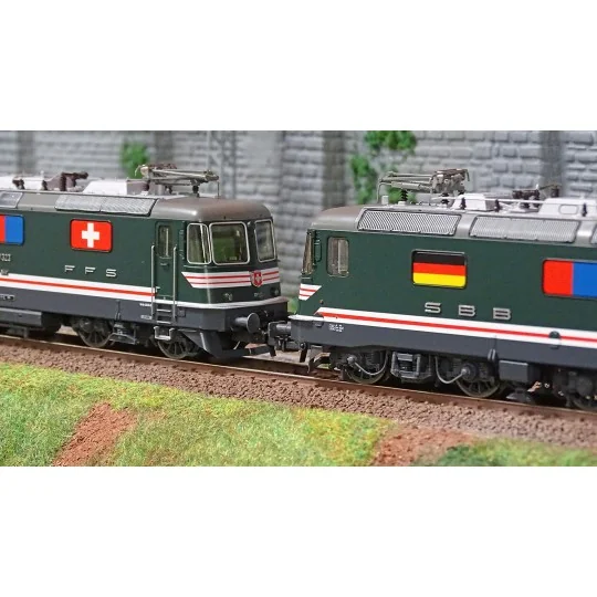 Roco_71414-Roco 71414 Set of 2 Re 10/10 Double Traction Electric Locomotives, SBB