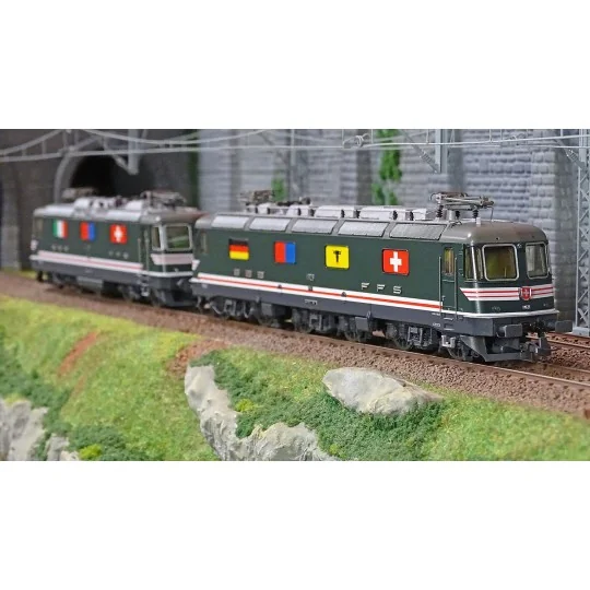 Roco_71414-Roco 71414 Set of 2 Re 10/10 Double Traction Electric Locomotives, SBB
