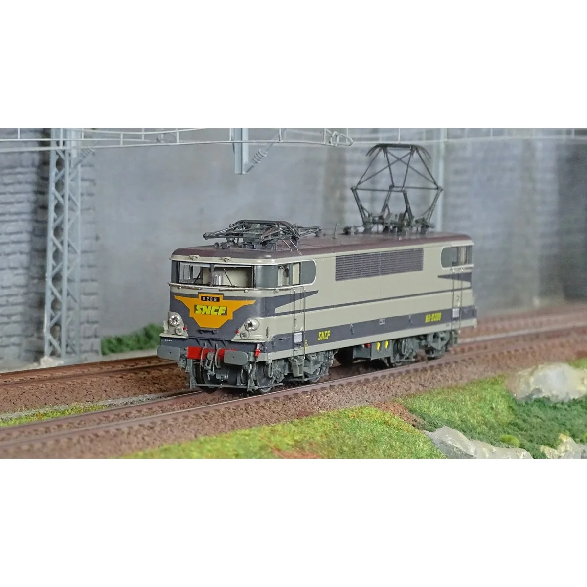 Ree Modeles MB197.S BB 9288 electric locomotive, Grey "ARZENS", Par...