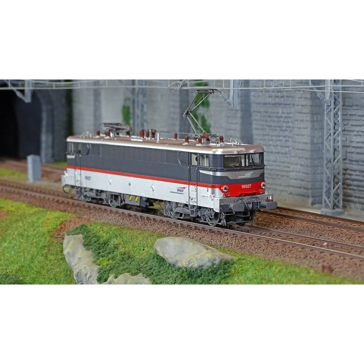 Ree Modeles MB200 BB 16027 Electric Locomotive, Multiservice, Acheres