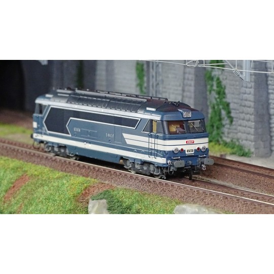 MB-166-Ree Modeles MB166 Locomotive diesel BB 67414, Livrée Bleue, plaques en relief, SNCF