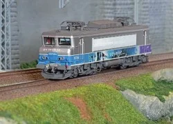 LS Models 10205S SNCF BB 7284 electric locomotive, livery on a jour...