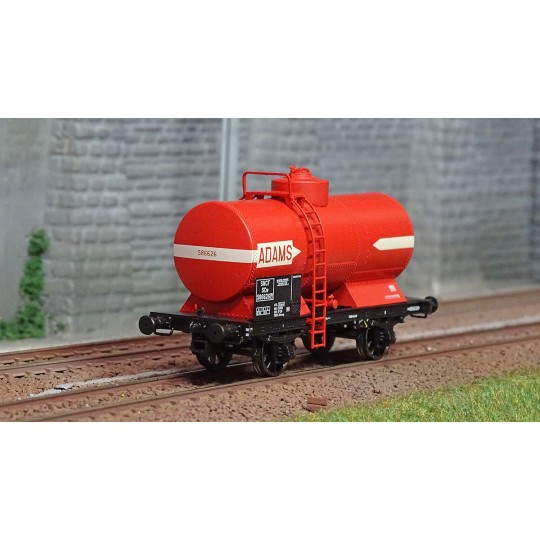 WB-708-Ree Models WB708 OCEM 19 Tank Wagon, SNCF, red with black chassis, ADAMS