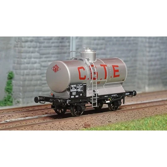 Ree Models WB709 OCEM 19 Tank Wagon, SNCF, Metal, Black Chassis, CGTE WB-709-Ree Models WB709 OCEM 19 Tank Wagon, SNCF, Metal, Black Chassis, CGTE