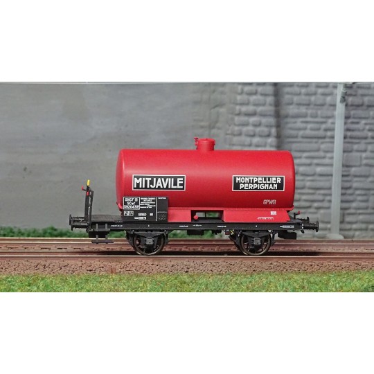 WB-711-Ree Models WB711 OCEM 19 Tank Wagon, SNCF, red with black chassis, MITJAVILLE