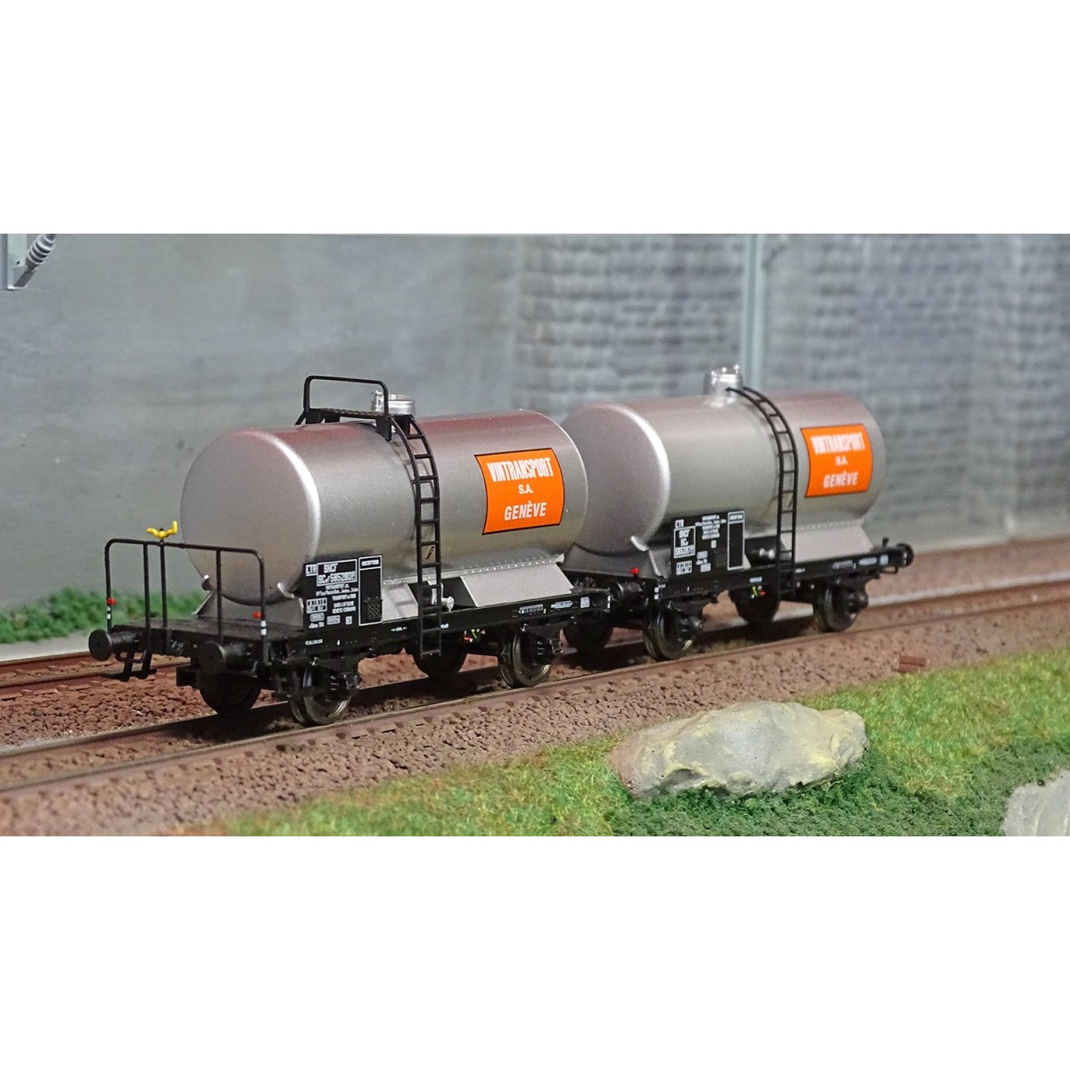Ree Models WB716 Set of 2 OCEM 29 tank wagons, SNCF, metal chassis,...