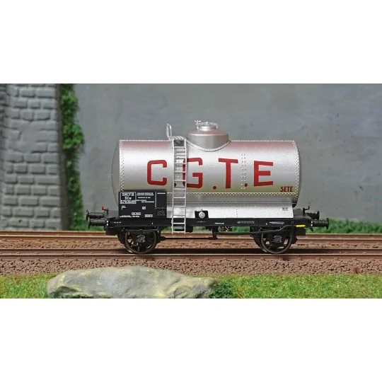 Ree Models WB717 OCEM 29 Tank Wagon, SNCF, Metal, Black Chassis, CGTE WB-717-Ree Models WB717 OCEM 29 Tank Wagon, SNCF, Metal, Black Chassis, CGTE