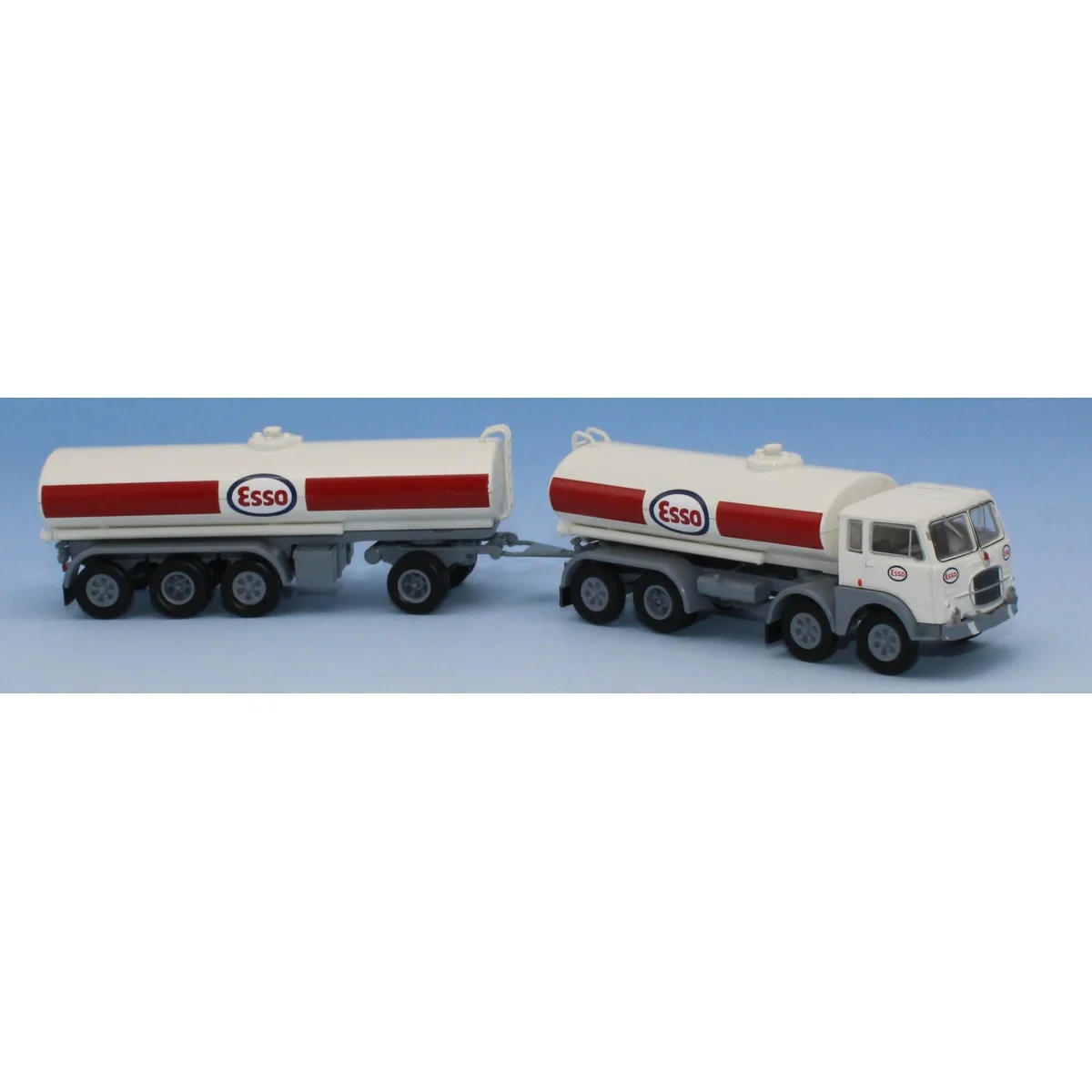 Brekina 58456 Fiat 690 Millepiedi tanker truck with 4-axle tanker t... Brekina 58456 Fiat 690 Millepiedi tanker truck with 4-axle tanker t...