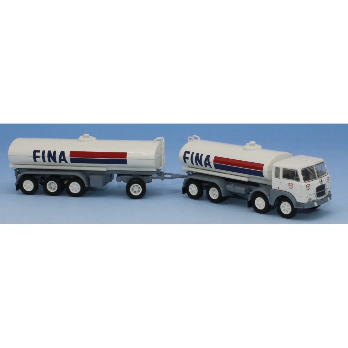 Brekina 58455 Camion Fiat 690 Millepiedi citerne avec remorque citerne 4 essieux, "FINA" Sai SAI_58455 - 1 Brekina 58455 Camion Fiat 690 Millepiedi citerne avec remorque citerne 4 essieux, "FINA" Sai SAI_58455 - 1