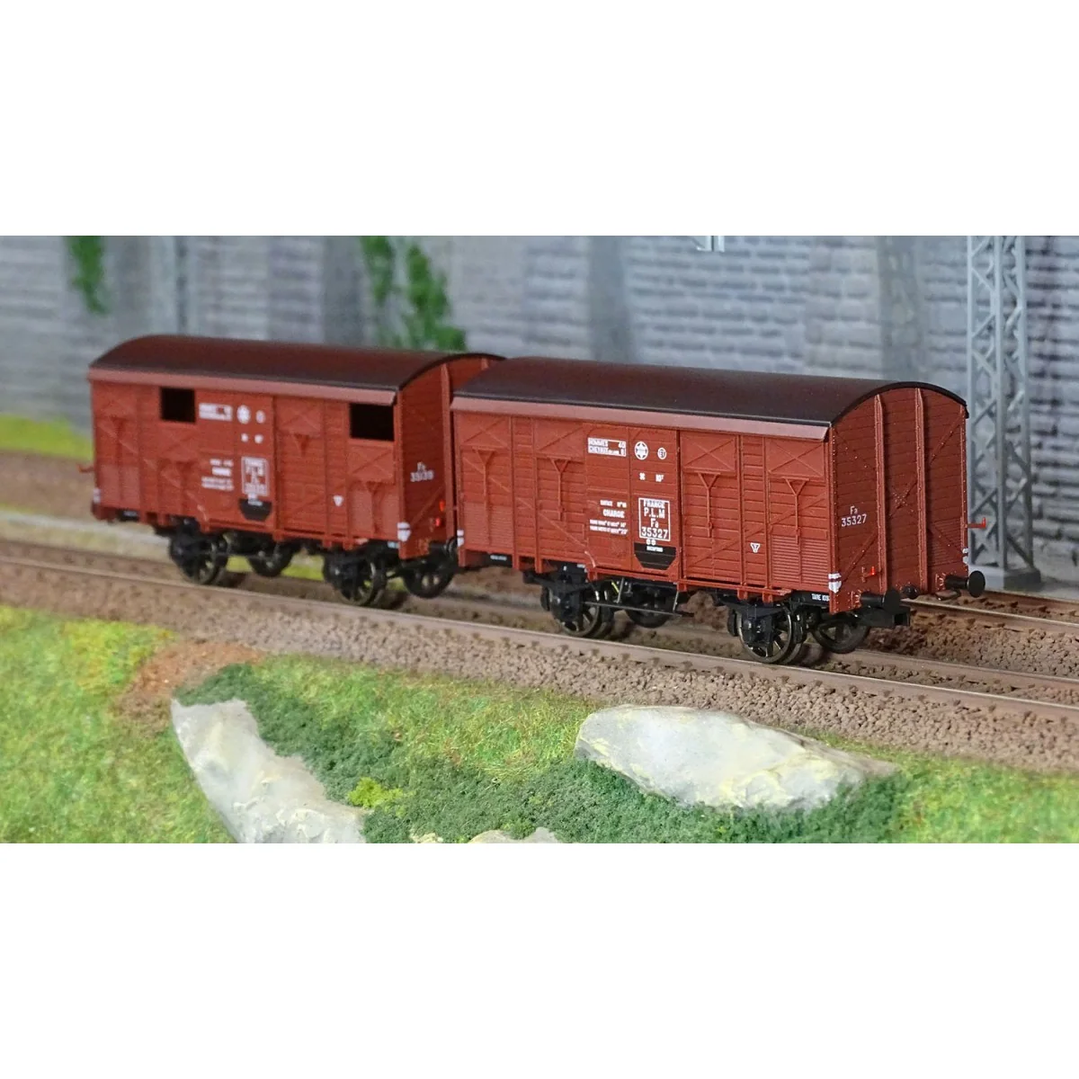 Ree Models WB735 Set of 2 ex-covered PLM produce wagons, 20 tons, S... Ree Models WB735 Set of 2 ex-covered PLM produce wagons, 20 tons, S...