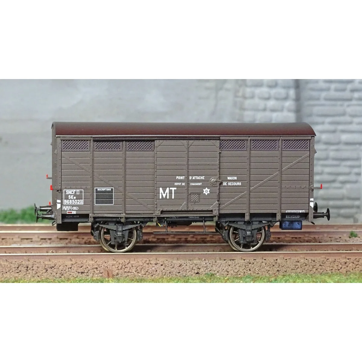 Ree models WB742 Fresh produce wagon ex-covered PLM 20 T "MT", brow... Ree models WB742 Fresh produce wagon ex-covered PLM 20 T "MT", brow...
