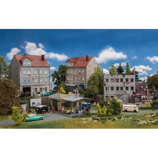 Faller 191772 Maquette, Coffret de bâtiments Années 50 Faller Faller_191772 - 1 Faller_191772-Faller 191772 Maquette, Coffret de bâtiments Années 50 - Faller_191772