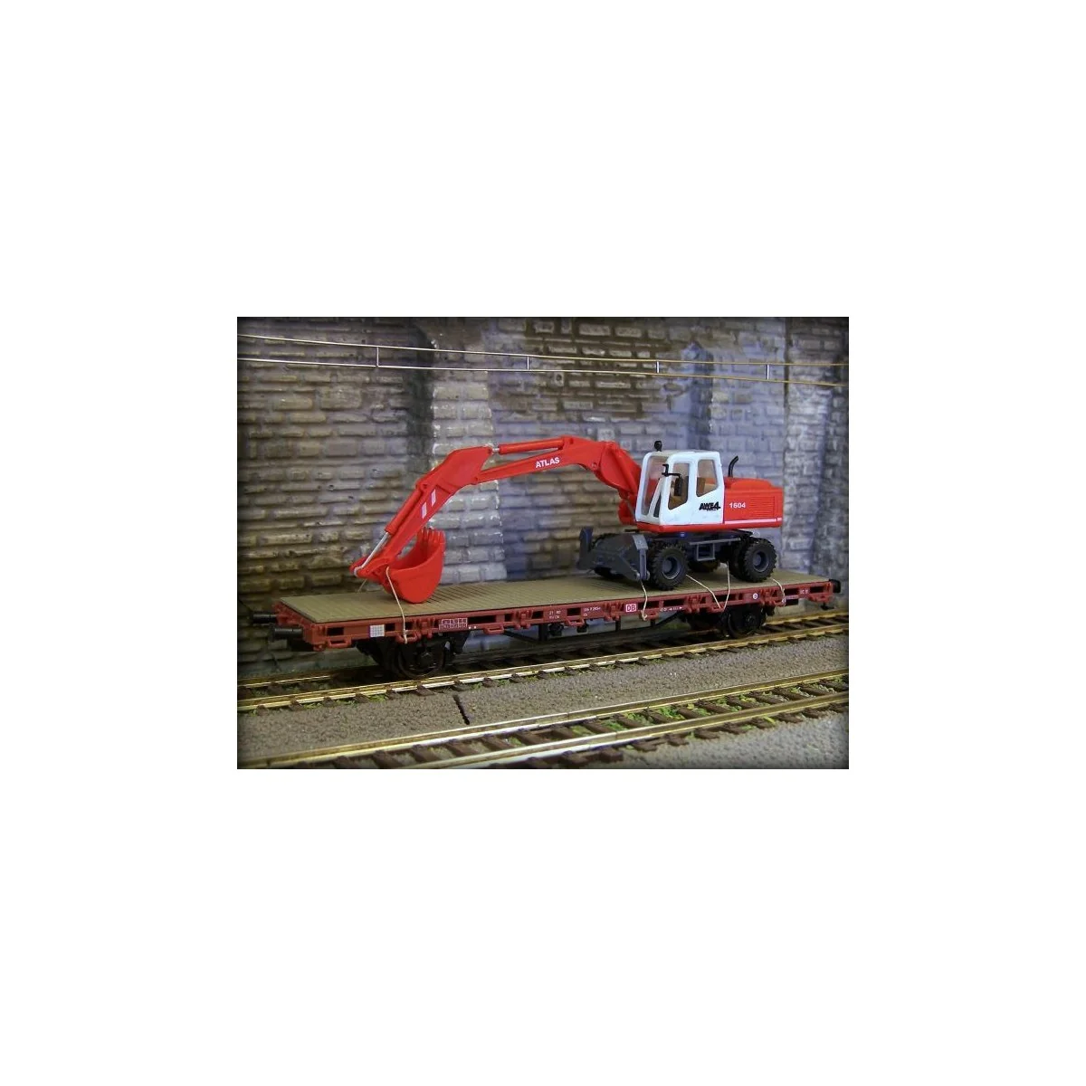 Kibri 26258 Flat wagon with axles and wheeled shovel - Kibri_26258