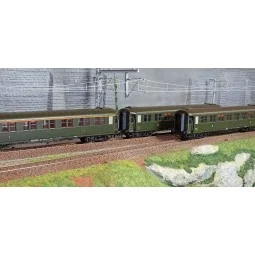 Ree modeles VB456 Set de 3 voitures voyageurs métallisées, ex-PLM, SNCF, A7 et B8, ep. III Ree Modeles VB-456 - 1