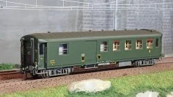 Ree modeles VB464 Voiture voyageurs métallisée, ex-PLM, SNCF, B4D, vert 301, ep. III Ree Modeles VB-464 - 1