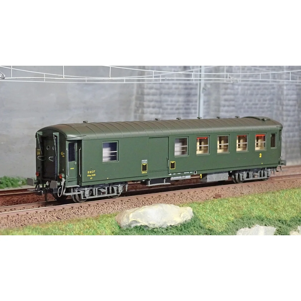 Ree models VB464 Metallic passenger car, ex-PLM, SNCF, B4D, green 3... Ree models VB464 Metallic passenger car, ex-PLM, SNCF, B4D, green 3...