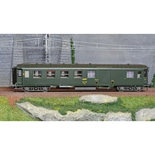 Ree models VB466 Metallic passenger car, ex-PLM, SNCF, B4D, green 3... VB-466-Ree models VB466 Metallic passenger car, ex-PLM, SNCF, B4D, green 301, ep. IV