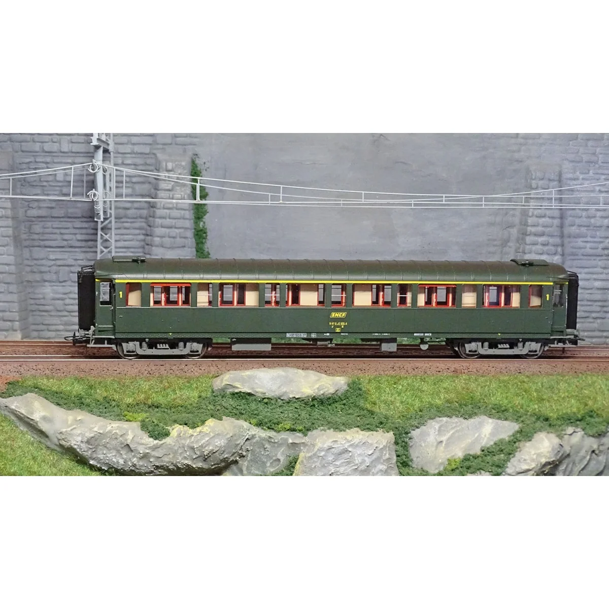 Ree models VB468 Metallic passenger car, ex-PLM, SNCF, A7, green 30... Ree models VB468 Metallic passenger car, ex-PLM, SNCF, A7, green 30...