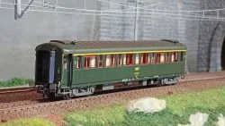 Ree modeles VB468 Voiture voyageurs métallisée, ex-PLM, SNCF, A7, vert 301, ep. IV Ree Modeles VB-468 - 1