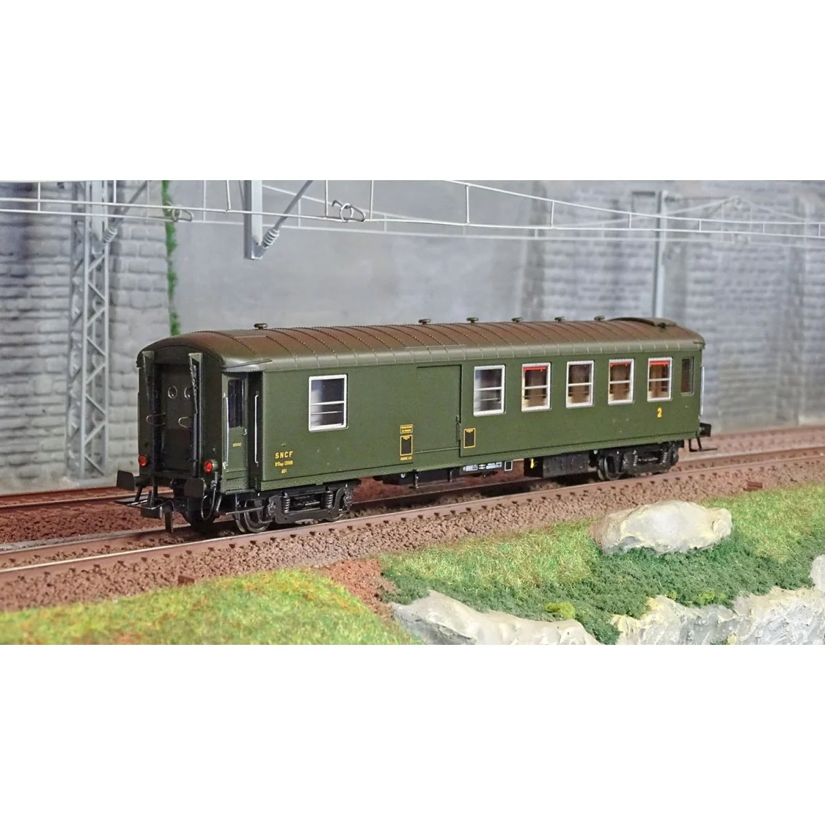 Ree Models VB467 Metallic passenger car, ex-PLM, SNCF, B4D, green 3... Ree Models VB467 Metallic passenger car, ex-PLM, SNCF, B4D, green 3...