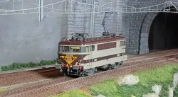 LS Models 10226S Locomotive électrique BB 9535, SNCF, gris béton, livrée Arzens, logo RTM, Avignon, Digital sonore Ls models Lsm