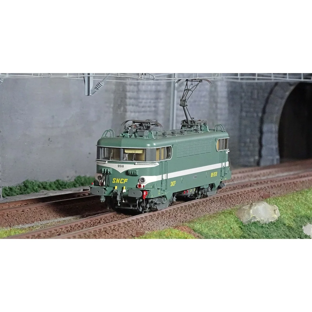 LS Models 10227 BB 9518 electric locomotive, SNCF, green, Béziers l... LS Models 10227 BB 9518 electric locomotive, SNCF, green, Béziers l...