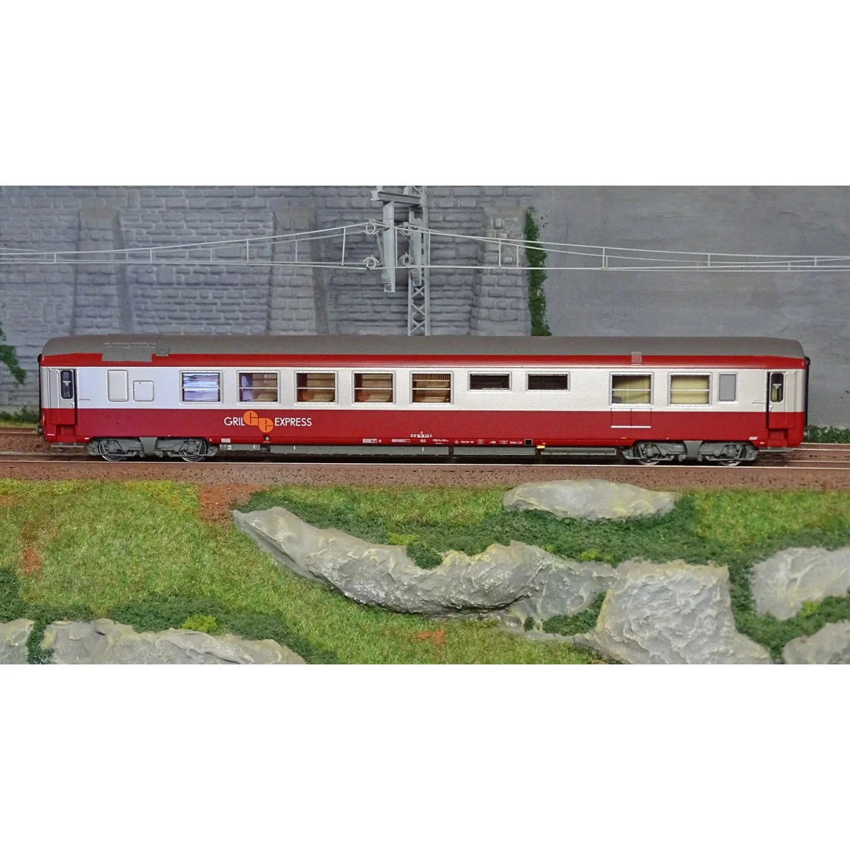 LS Models 40154 Grill Express Coach, red/metallic grey, SNCF, orang...