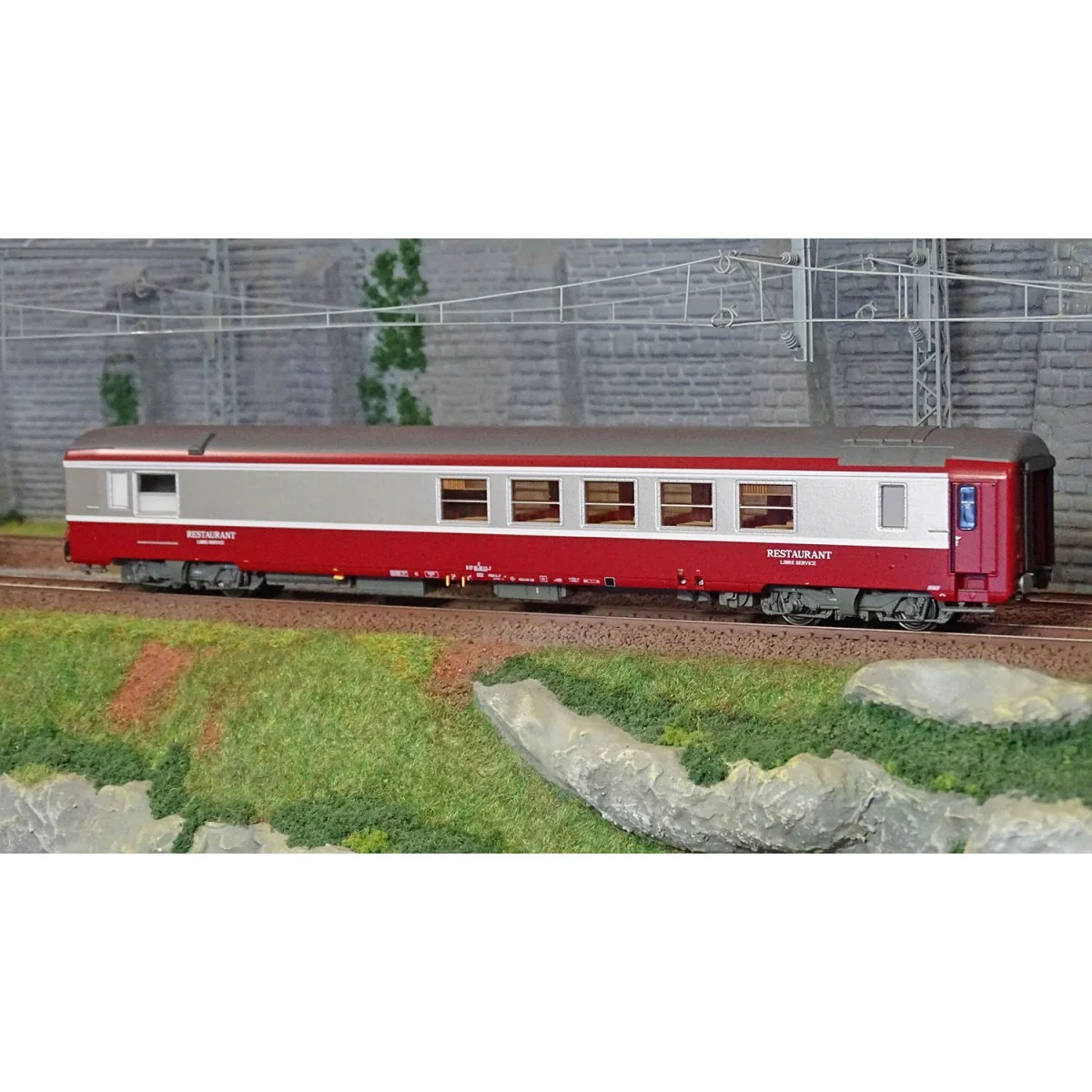 LS Models 40158 Vru Restaurant Car, delivered as a prototype self-s...