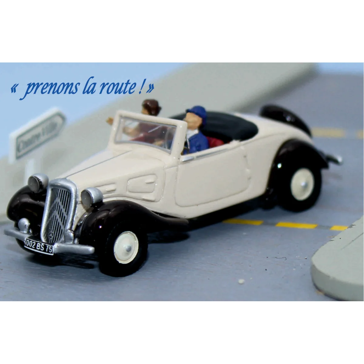 SAI 1604 Citroën Traction open convertible, beige, with a driver an...