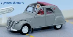 SAI 1605 Citroën 2 CV grise capote ouverte rouge, avec une conductrice Sai Sai_1605 - 1