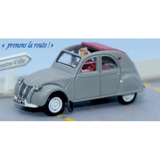 SAI 1605 Citroën 2 CV grise capote ouverte rouge, avec une conductrice Sai Sai_1605 - 1 Sai_1605-SAI 1605 Citroën 2 CV grise capote ouverte rouge, avec une conductrice