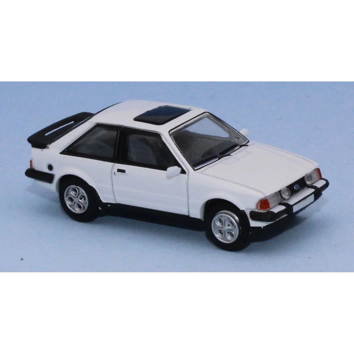 Brekina PCX870091 Ford Escort XR3, white - Sai_PCX870091