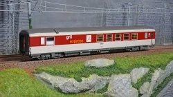 LS Models 40153 Voiture Grill Express, livrée Corail, rouge / gris métal, SNCF, logo encadré Ls models Lsm_40153 - 1