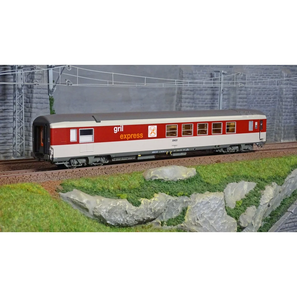 LS Models 40153 Grill Express coach, Corail livery, red/metallic gr...