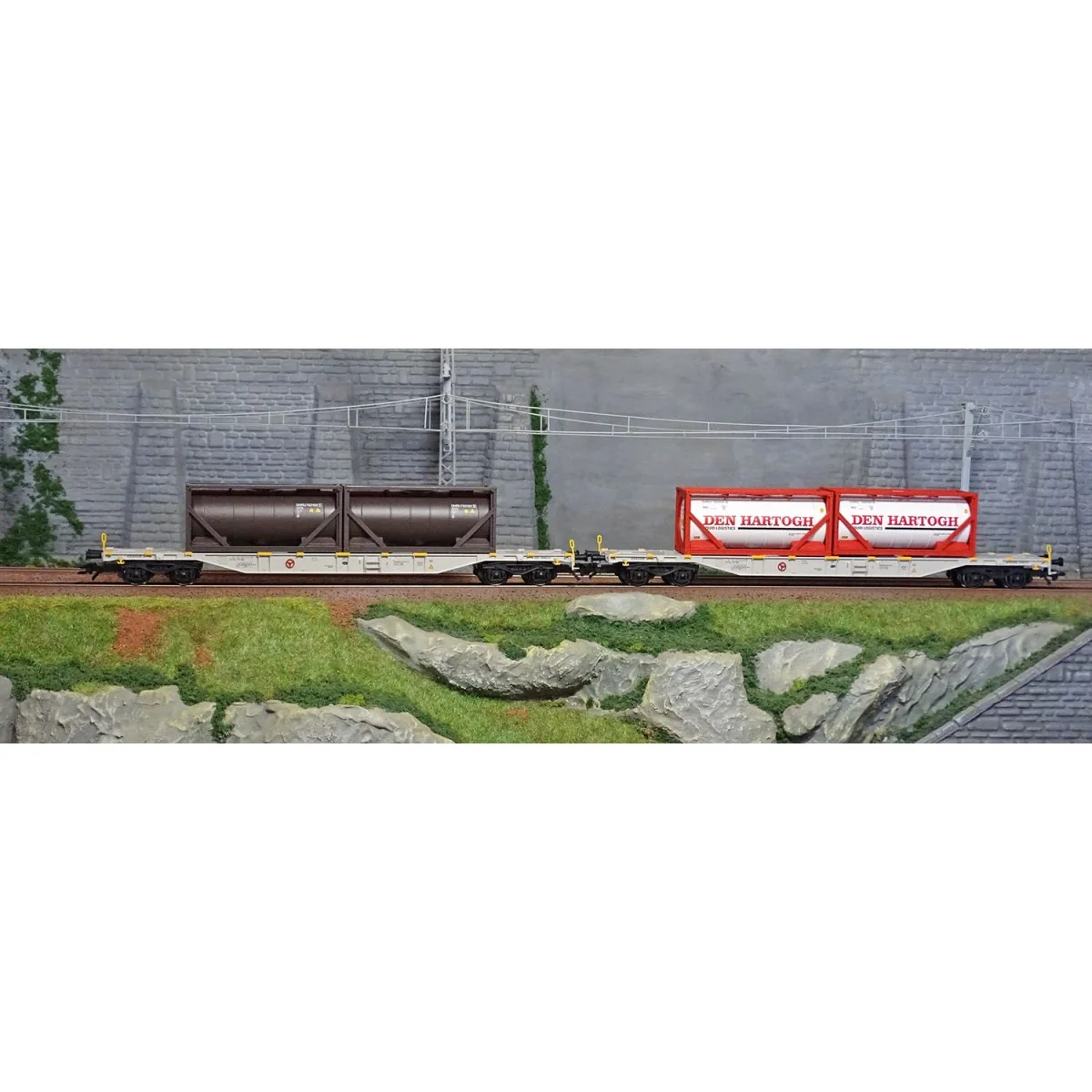 Marklin 47137 Set of 2 Sgns container wagons, AAE, loaded with 20' ...