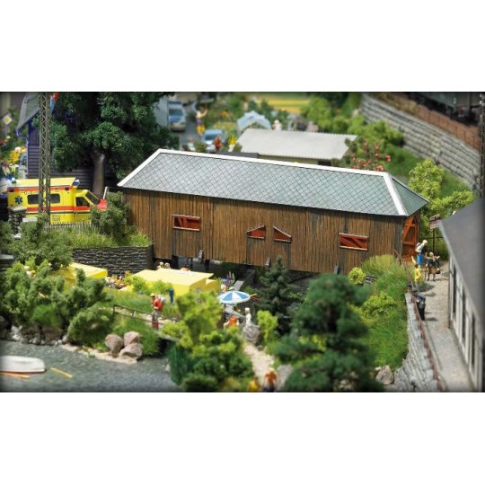 Busch_1420-Busch 1420 Pont en bois, avec murs de soutènement