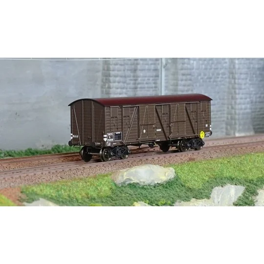 WB-776-Ree Modeles WB776 Wagon TP Couvert, 4 portes, brun, SNCF, ep. IIIa