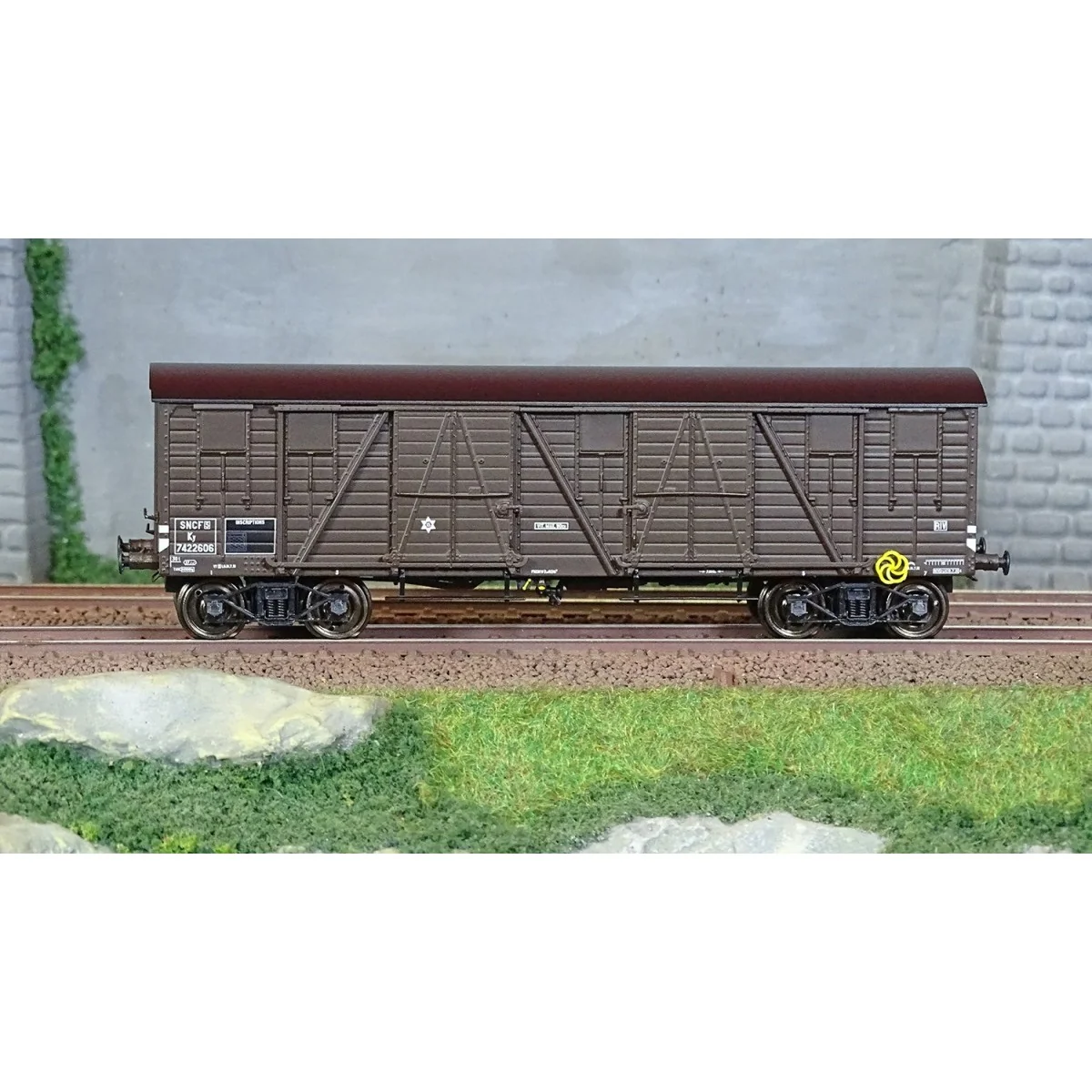 Ree Modeles WB776 Wagon TP Couvert, 4 portes, brun, SNCF, ep. IIIa Ree Modeles WB-776 - 2