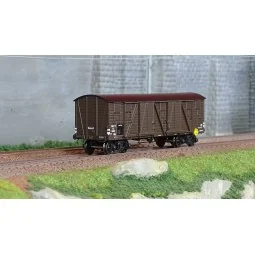 Ree Modeles WB777 Covered Public Works Wagon, 4 doors, brown, SNCF,...