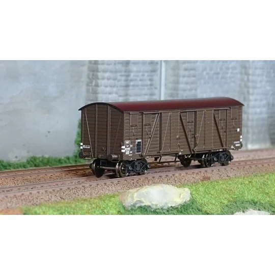 WB-778-Ree Modeles WB778 Wagon TP Couvert, 4 portes, brun, SNCF, ep. IIIb