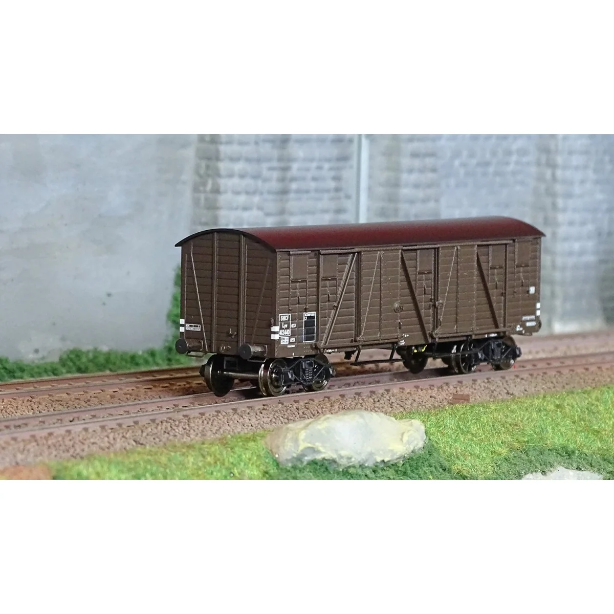 Ree Modeles WB778 Wagon TP Couvert, 4 portes, brun, SNCF, ep. IIIb Ree Modeles WB-778 - 1