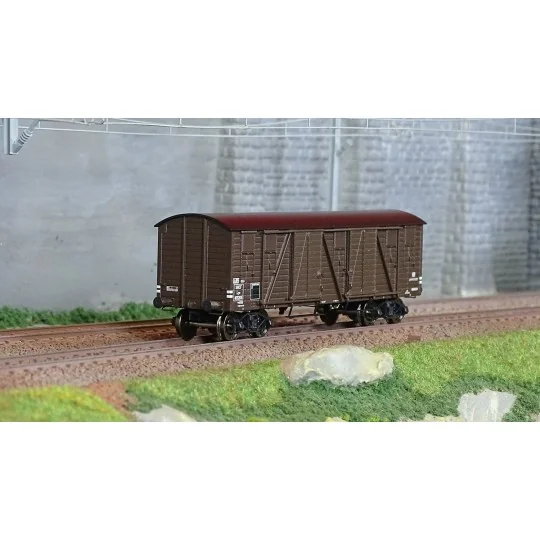 WB-779-Ree Modeles WB779 Wagon TP Couvert, 4 portes, brun, SNCF, ep. IIIb