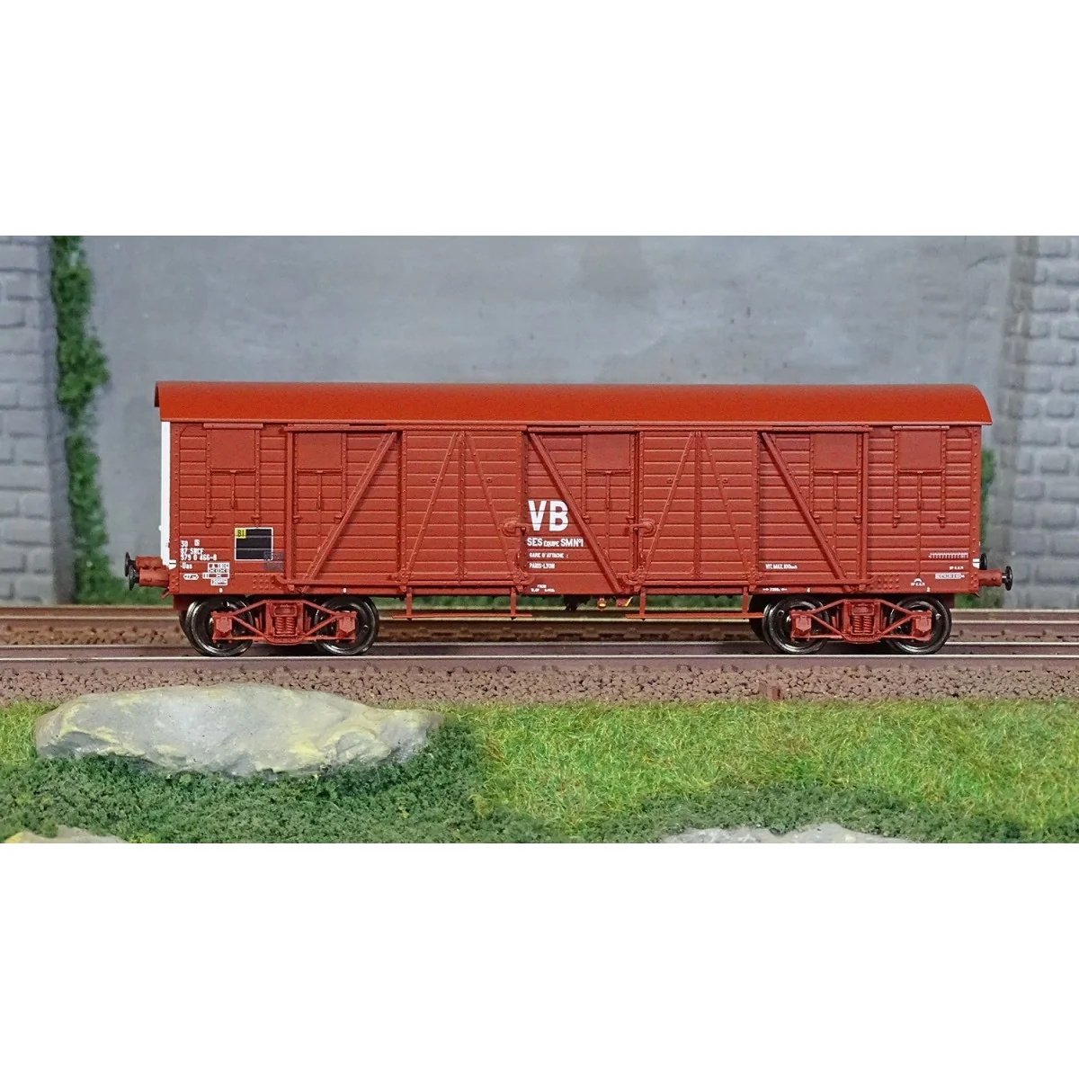 Ree Modeles WB781 Covered TP Wagon MT, 4 doors, brown, SNCF, ep. IV...