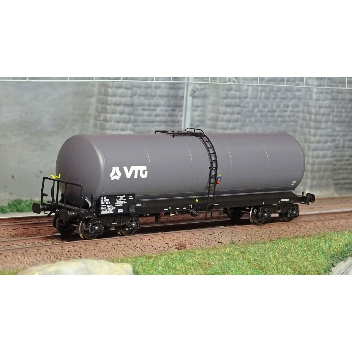 Ree Models WB596 ANF Long Tank Wagon, Y 23M Bogies, VTG - WB-596