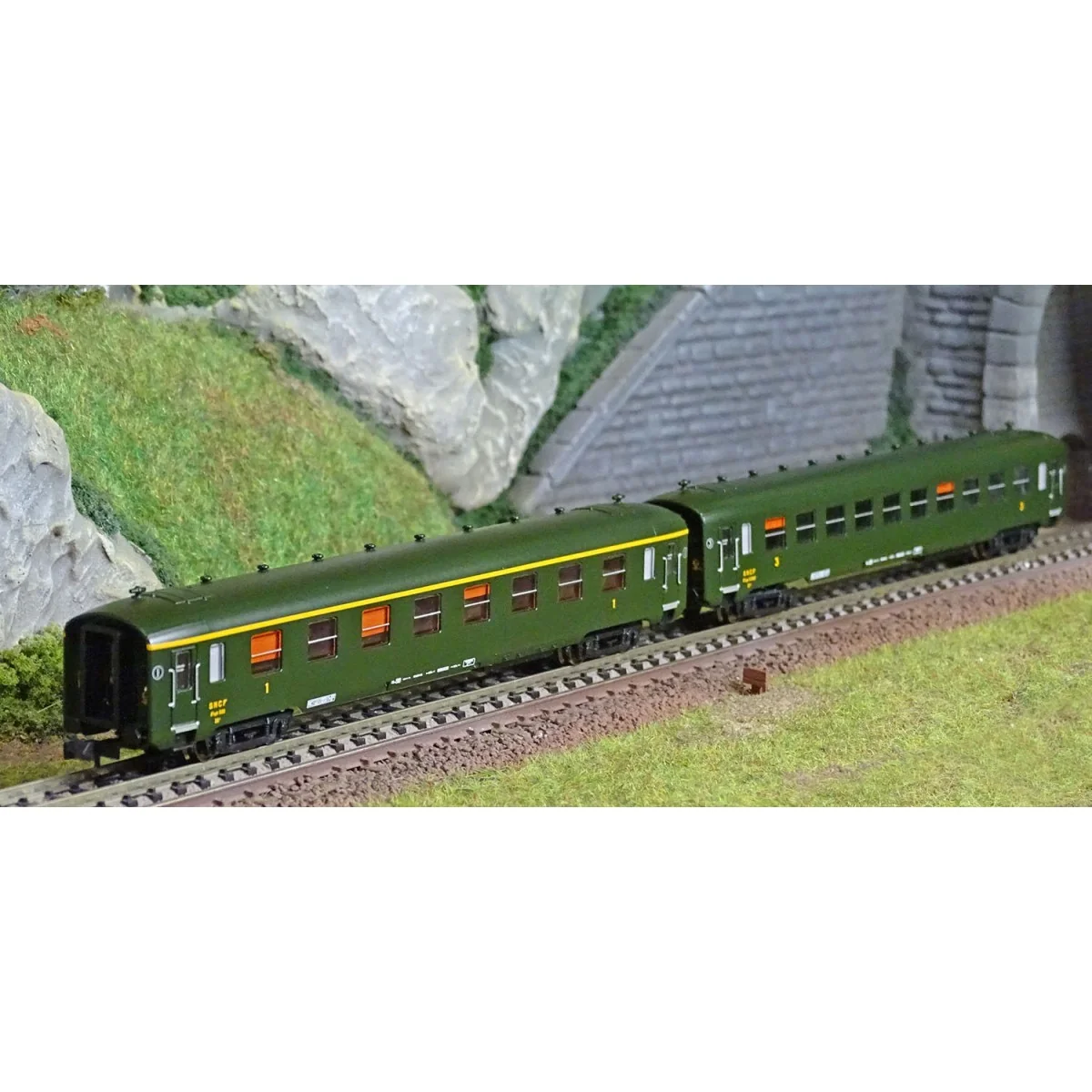 REE Modeles NW272 Set de 2 voitures voyageurs DEV AO, SNCF, B8 et C10, ep.III, N - 1/160 Ree Modeles NW-272 - 1